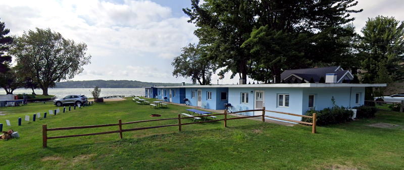 Neils Modern Cottages (Neils Resort) - Waterside Resort And Boat Rental